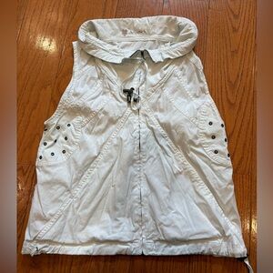 B. Marks White Utility Vest Women’s Size 8